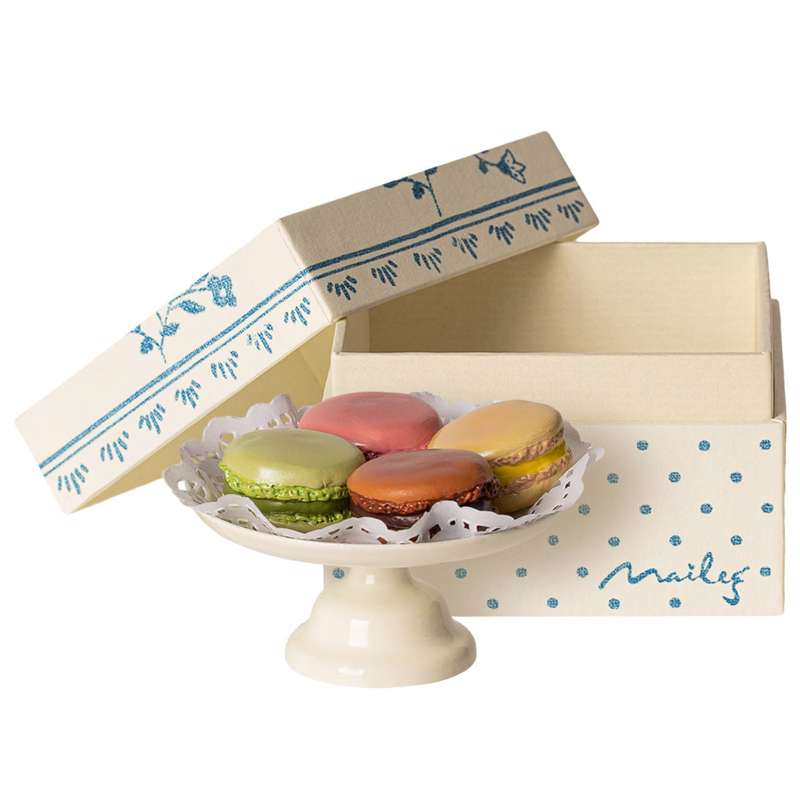 Maileg 4 pieces of Macarons on Cake Plate (5 cm.)